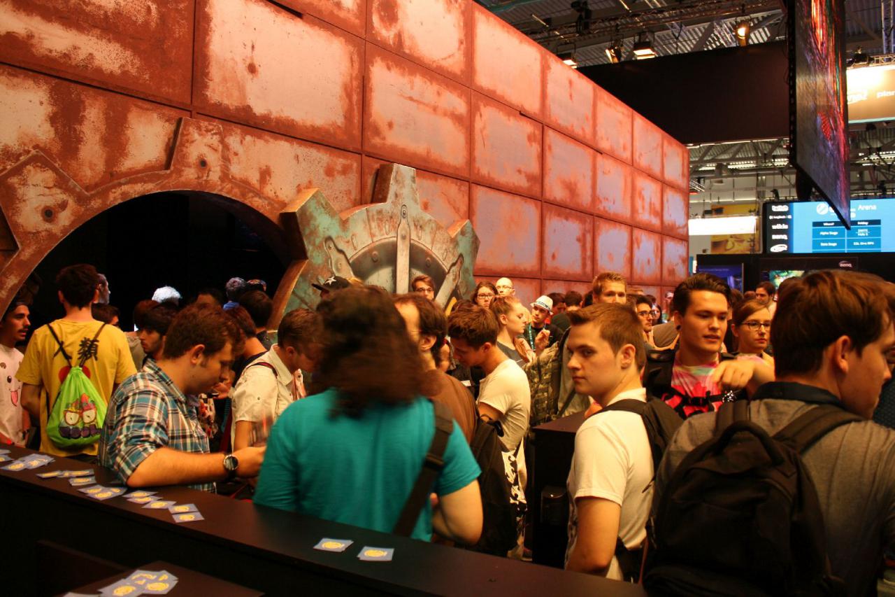 [06/08/2015] Gamescom 2015 - Weitere Bilder zeigen euch die Messestände samt Warteschlangen. (36)