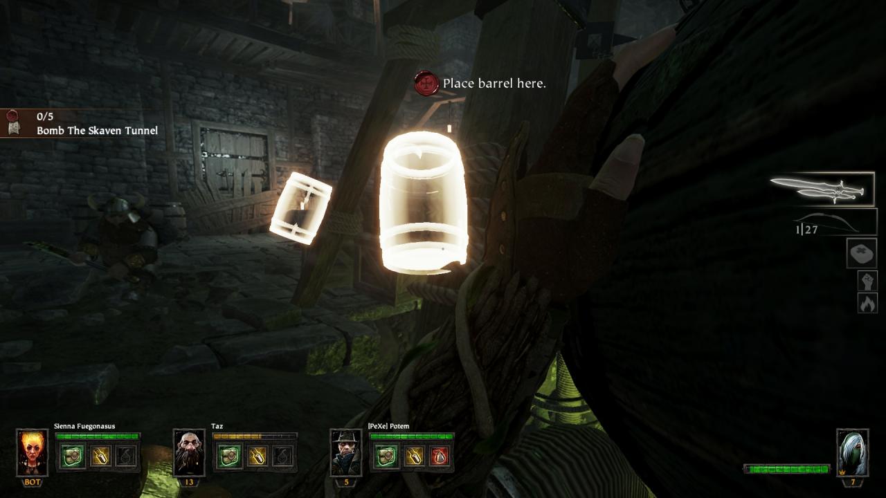 [29/10/2015] Das Missionsdesign ist abwechslungsreicher als bei Left 4 Dead. Ihr zerstört nämlich nicht nur Skaven-Konstruktionen, sondern sammelt auch schon mal Vorräte für die Überlebenden oder eliminiert besonders fiese Ratten.