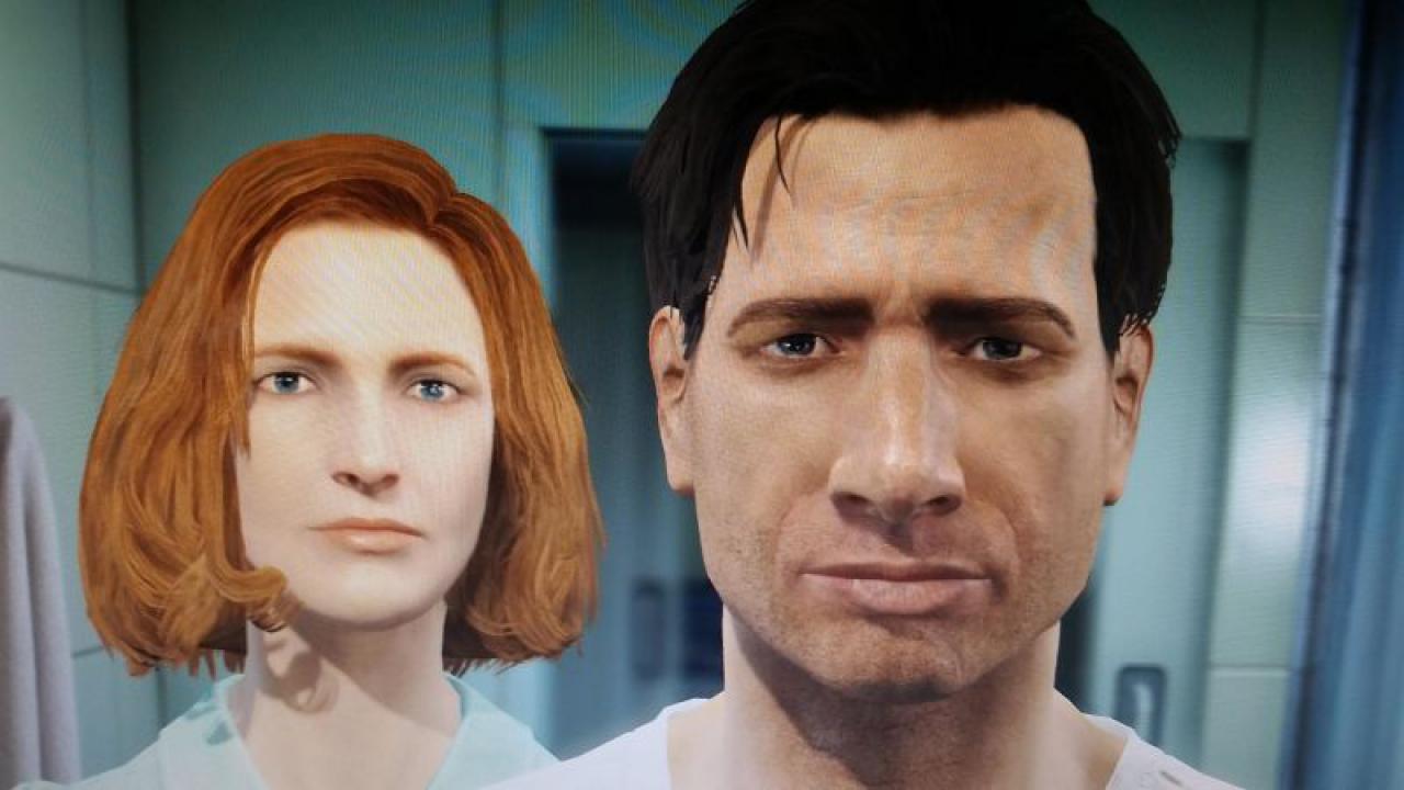 [13/11/2015] Gillian Anderson als Scully und David Duchovny als Mulder aus Akte X.