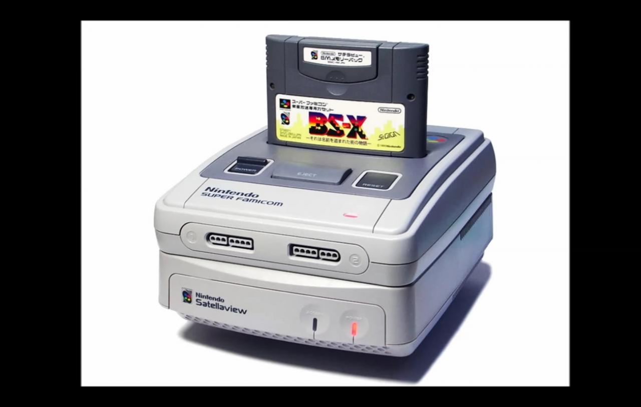 [14/12/2015] Auch wenn Online-Gaming 1995 noch in den Kinderschuhen steckte, gab es für die Super Nintendo-Konsole ein Satelliten-Modem namens Satellaview. Damit konnten Datenpakete und speziell dafür erstellte Spiele heruntergeladen werden.