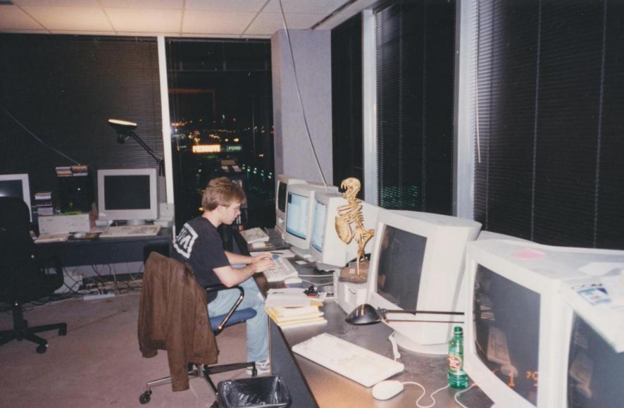[25/01/2016] John Carmack sitzt im Büro von idSoftware und bastelt legendären Code.