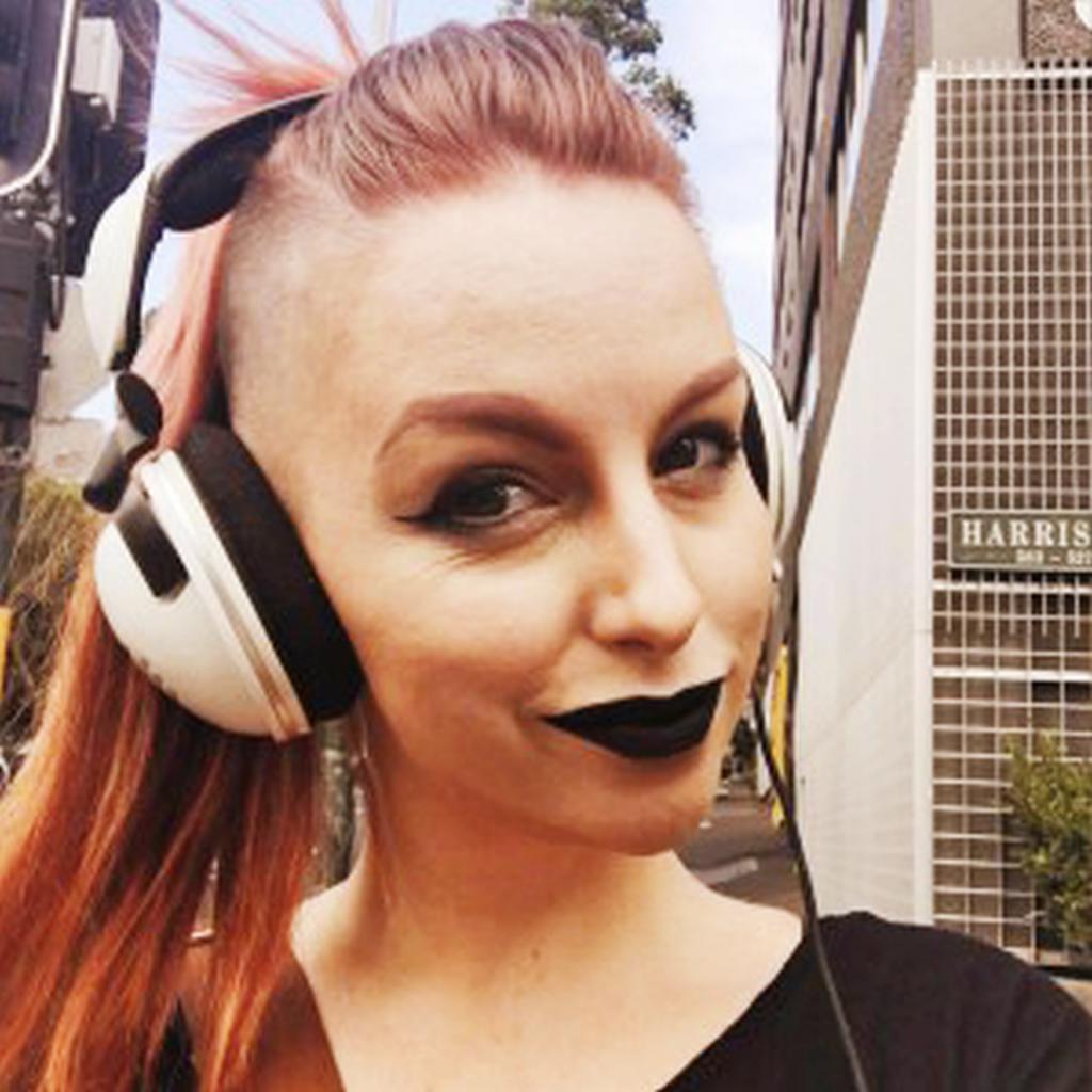 [20/05/2016] Jennifer Scheurle ist Game Designerin bei Flat Earth Games, wohnt in Sydney und arbeitet gerade an Objects in Space.