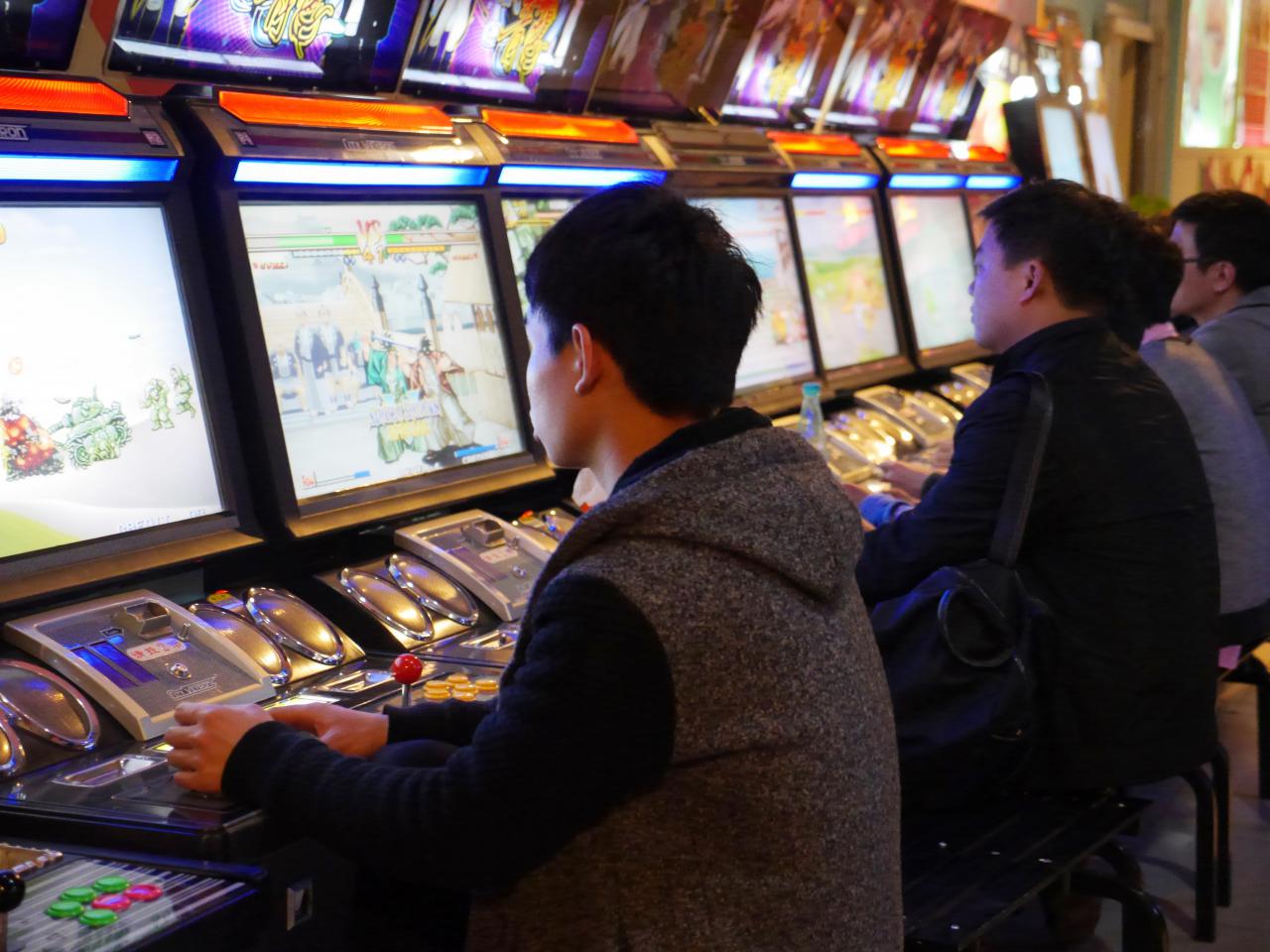 [12/05/2016] In Reih und Glied: Die Fighting-Cabinets sind in Spielhallen stets gut besetzt.