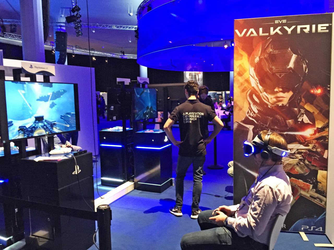 [01/06/2016] Playstation Experience: Die Sony-Hausmesse in München leitet eine Reihe von VR-Zock-Events ein. So wird ein Playstation Truck durch Deutschland touren und auf der Gamescom im August geht Sony auch in die Vollen.