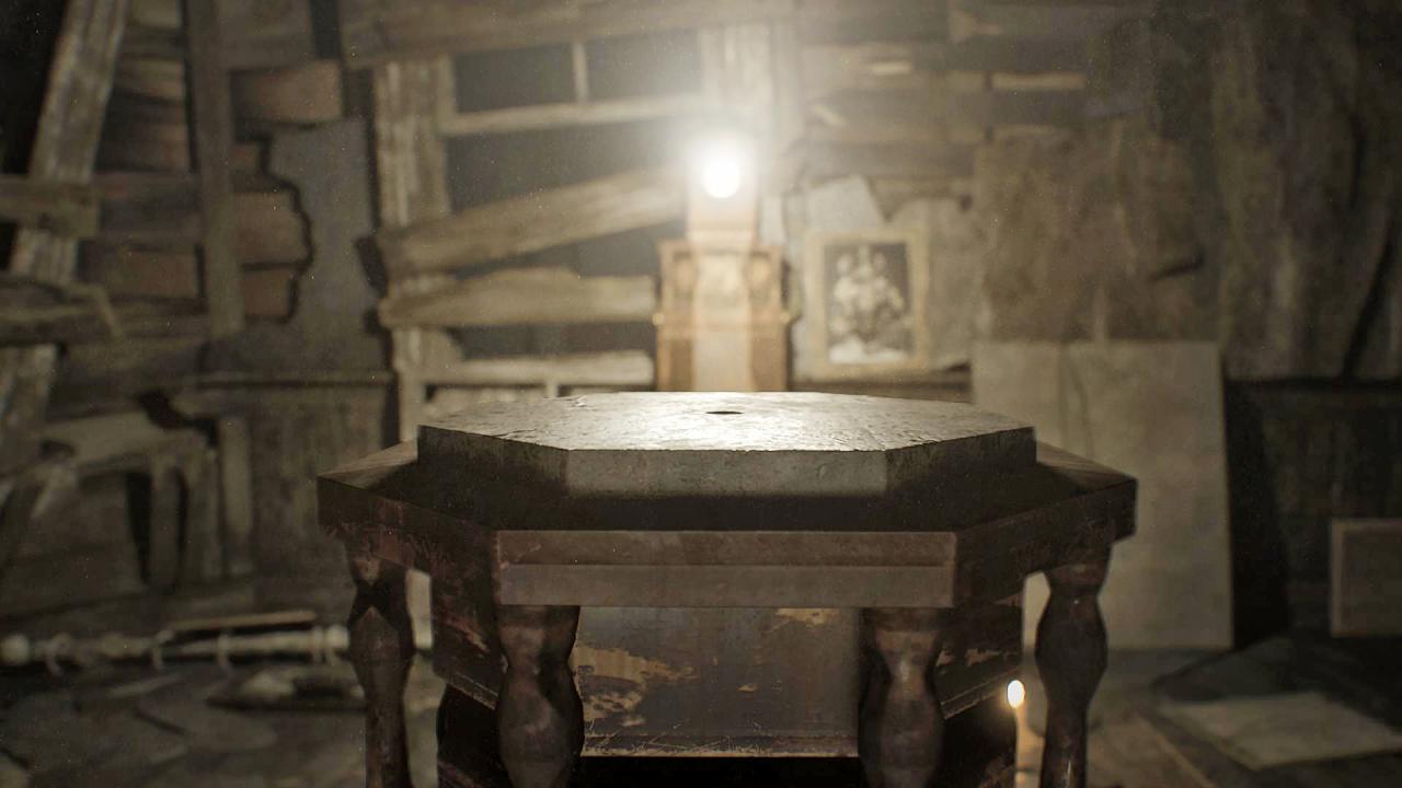 [12/10/2016] Ominös: Ob es in Resident Evil 7 in Sachen Rätsel auch wieder ganz klassisch zugeht und Wappen sowie Schlüssel zum Einsatz kommen? (PS4)