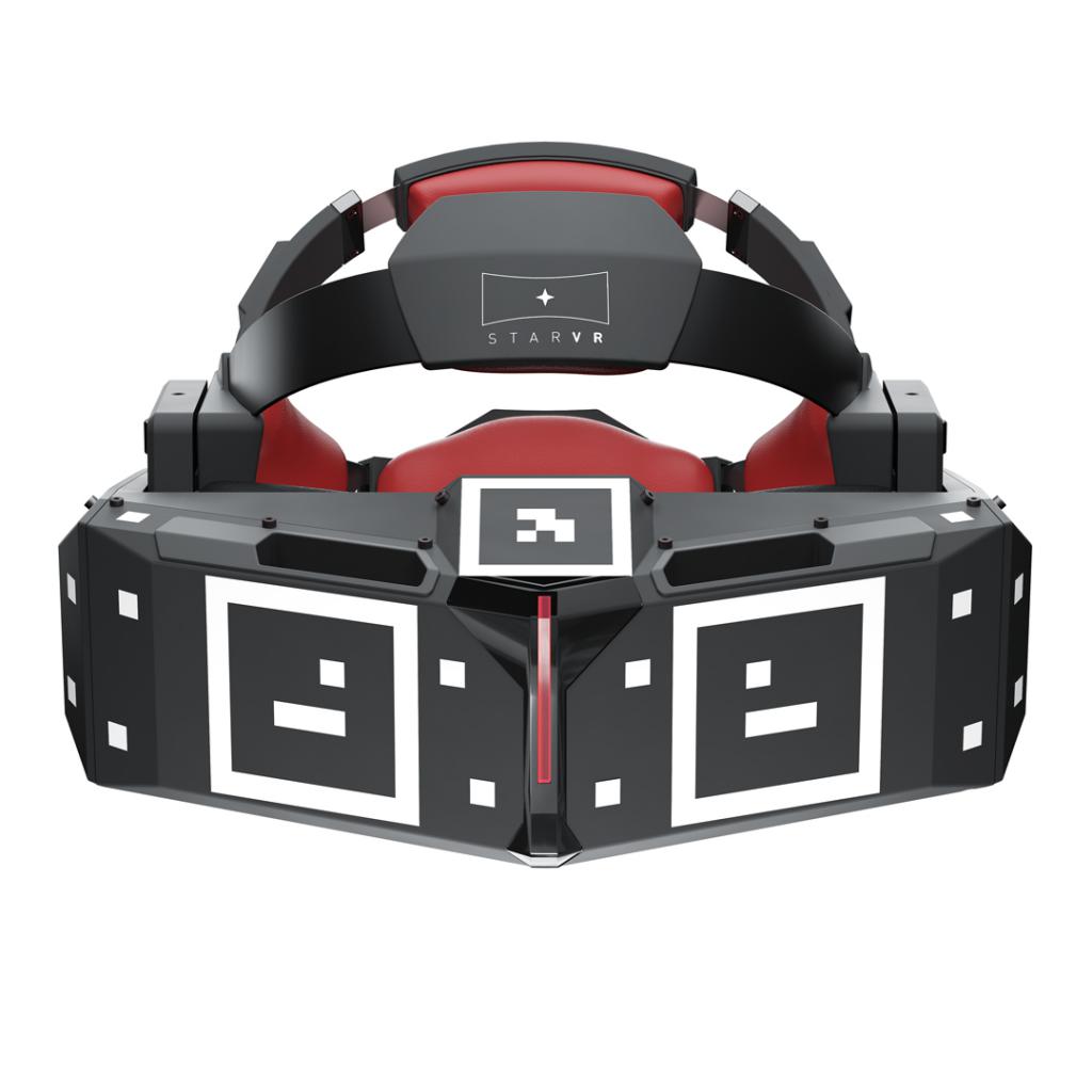 [14/10/2016] Prototyp: So sieht das Work-in-Progress-Gerät von StarVR aus. Es ist ein wenig schwerer als Oculus Rift, birgt jedoch auch deutlich mächtigere Technik. Die finale Versions soll leichter werden.