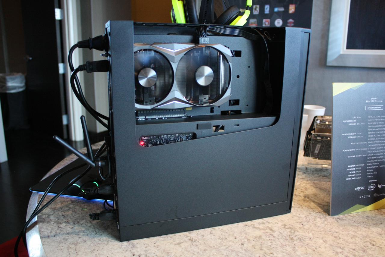 [09/01/2017] Man ahnt, wie klein die Zotac GTX 1080 Mini sein muss.