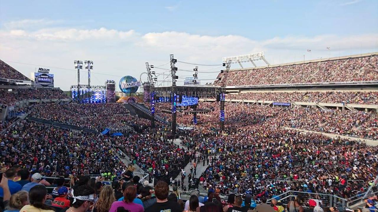 [03/04/2017] Über 75.000 Zuschauer sahen Wrestlemania 33 live im Citrus Bowl.
