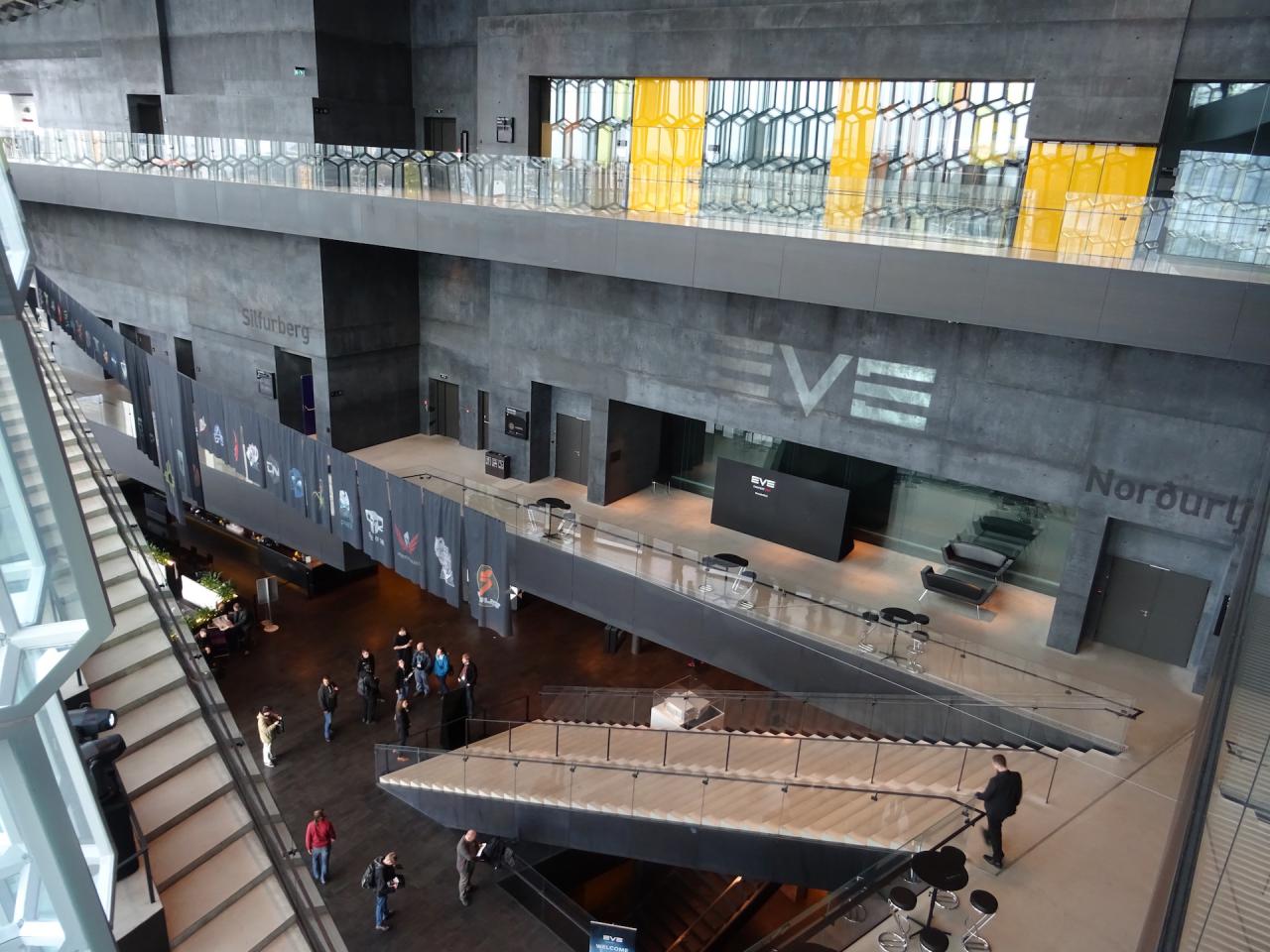 [11/04/2017] Moderner Glaskomplex unweit entfernt von Downtown Reykjavik: Zum mittlerweile sechsten Mal fand das Fanfest im Harpa Konzerthaus statt.