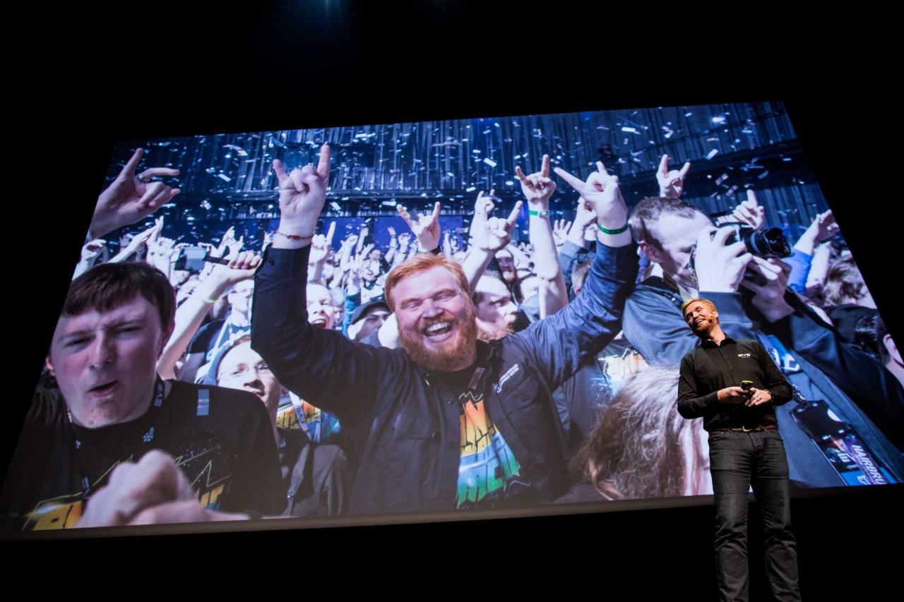 [11/04/2017] CCP Games Geschäftsführer Hilmar Veigar Pétursson hat Grund zum Feiern: 2016 konnte seine Firma Einnahmen von 86 Millionen Dollar verbuchen, 21 Millionen davon sind als Gewinn deklariert.