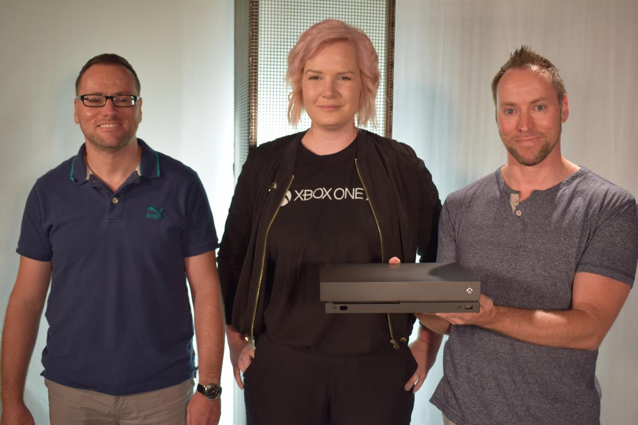 [20/06/2017] Thomas, Maxi und Andy präsentieren euch stolz die Xbox One X.