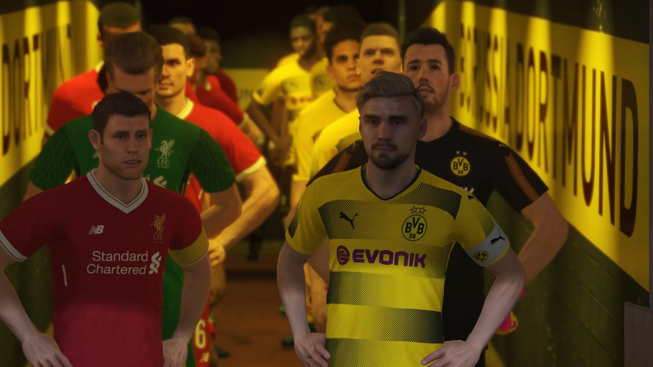 [27/06/2017] In PES 2018 sehen die virtuellen Spieler - siehe rechts vorne BVB-Kapitän Marcel Schmelzer - ihren gescannten Originalen zum Verwechseln ähnlich.