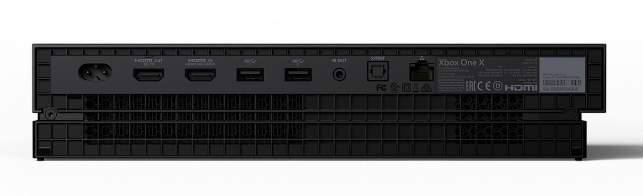 [16/06/2017] Rückseite einer Xbox One X