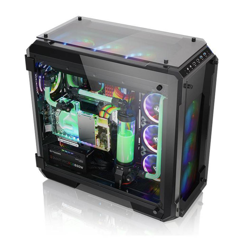 [29/08/2017] Viele Gehäuse wie das Thermaltake View 71 haben Platz auch für eine aufwändige Wasserkühlung.