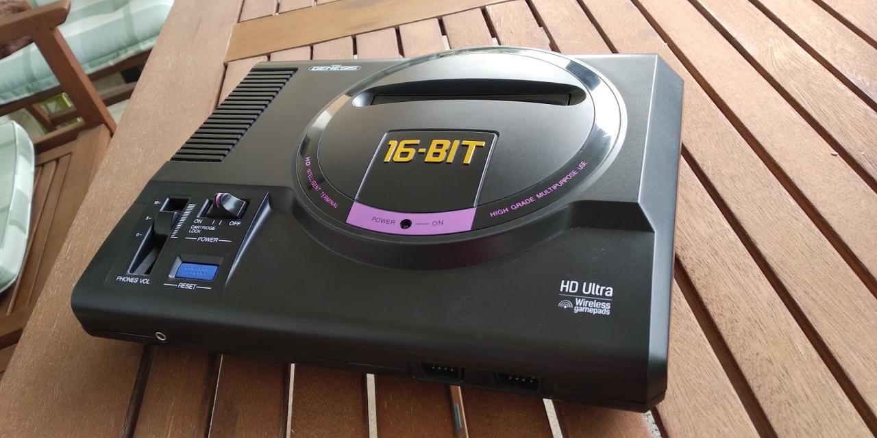 [29/06/2018] Etwa 60 Euro kostet dieser chinesische Mega-Drive-Nachbau.Die Besonderheit: Das Bild wird direkt über HDMI ausgegeben, das Gehäuse entspricht dem Original von 1988.