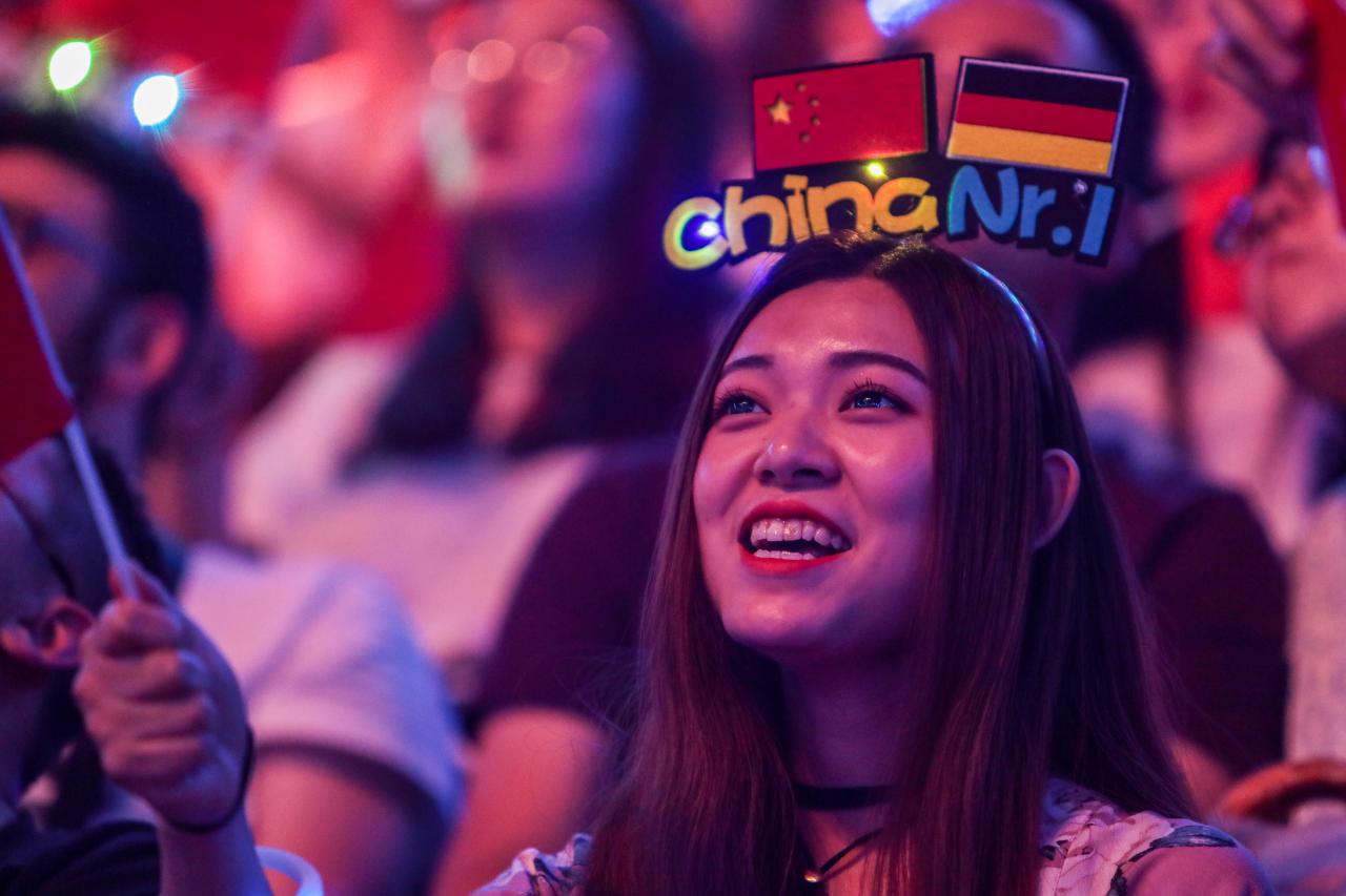 [31/07/2018] Die herausragende Performance des chinesischen Teams OMG gab dieser Zuschauerin recht. 