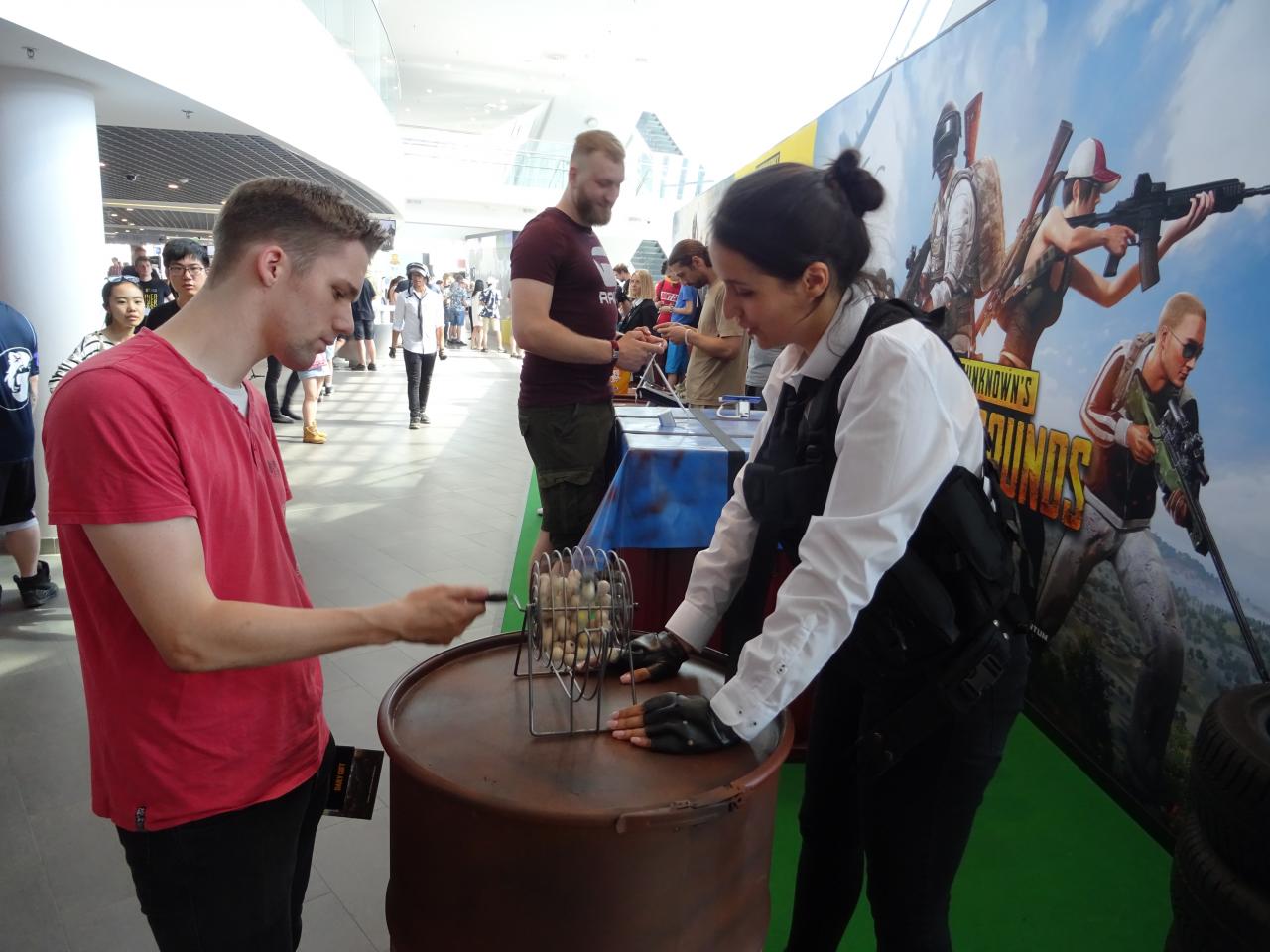 [31/07/2018] In der sogenannten Event-Zone fanden überall kleine Gewinnspiele statt. Auch die Mobile-Version von PUBG war anspielbar. 