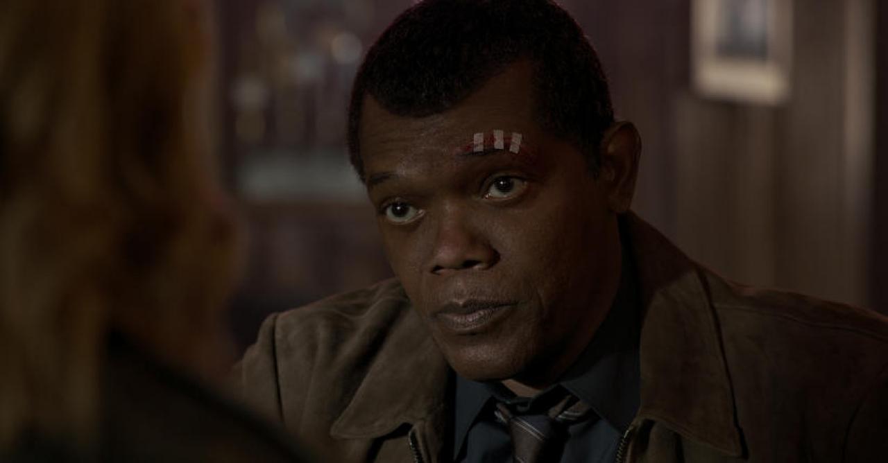Samuel L. Jackson spielt erneut die Rolle des Nick Fury, diesmal in einer jüngeren Version.