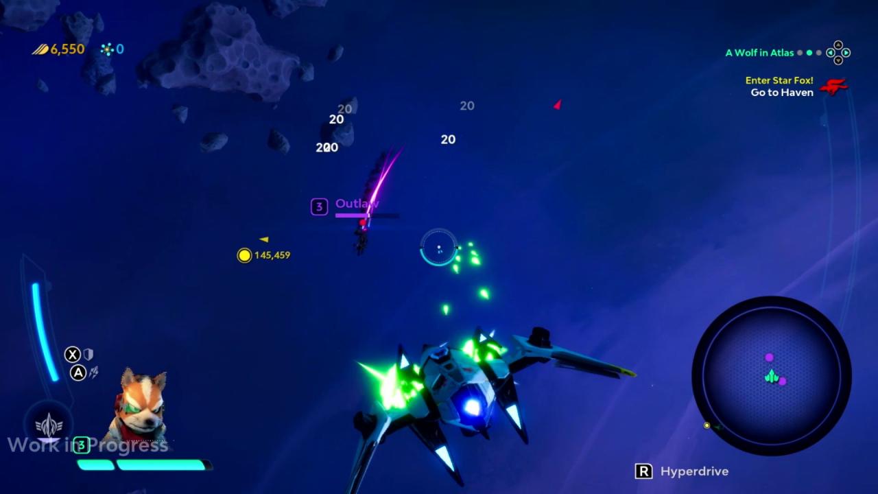 Der Arwing von Fox ist originalgetreu im Spiel umgesetzt. Wenn ihr keine Waffen an ihm befestigt, schießt das Schiff etwa mit seinen typischen Lasersalven. Und eine Barrel-Roll lässt sich selbstverständlich auch jederzeit ausführen.