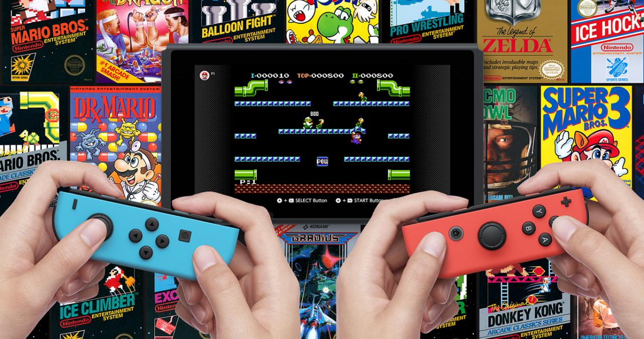 Auf dem Bild sehen wir im Hintergrund die Cover alter NES-Spiele, in der Mitte eine Nintendo Switch, auf der das neue NES-Feature läuft sowie im Vordergrund zwei Hände mit jeweils einem Joy-Con-Controller.