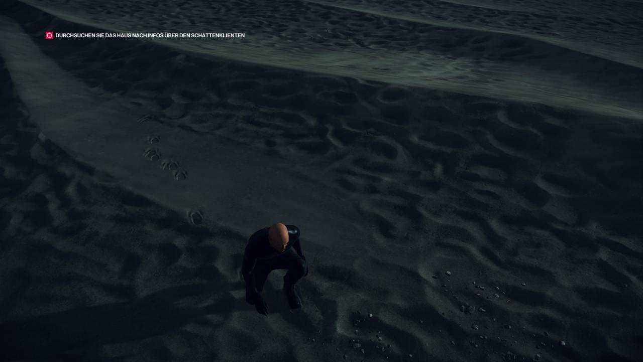 [08/11/2018] Agent 47 hinterlässt realistische Fußspuren im Sand. Feinde reagieren darauf allerdings nicht. 