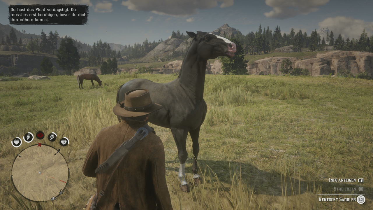 Beruhigt das Pferd, damit es nicht wegrennt.