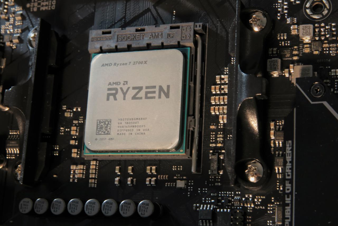 [20/12/2018] AMD Ryzen 7 2700X auf Mainboard verbaut