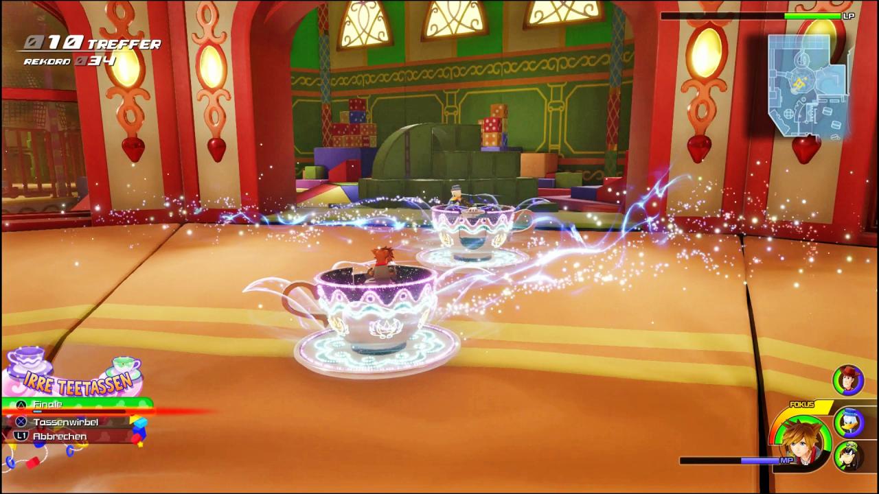 [24/01/2019] Greifen wir speziell markierte Gegner an, können wir abhängig vom Terrain mächtige Spezialmanöver auslösen, die von Disneyland-Attraktionen inspiriert sind.