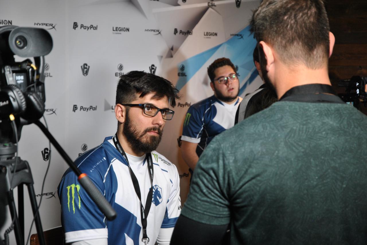 [28/02/2019] Wie in der Bundesliga oder anderen Sportveranstaltungen wurden viele Interviews auf dem Six Invitational 2019 geführt. Hier im Bild: Leo 