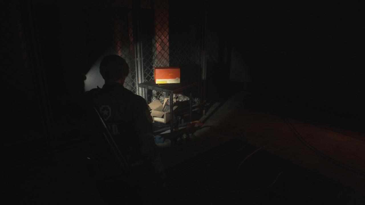 Das erste Schaltschrankteil im Transformatorraum in Resident Evil 2.