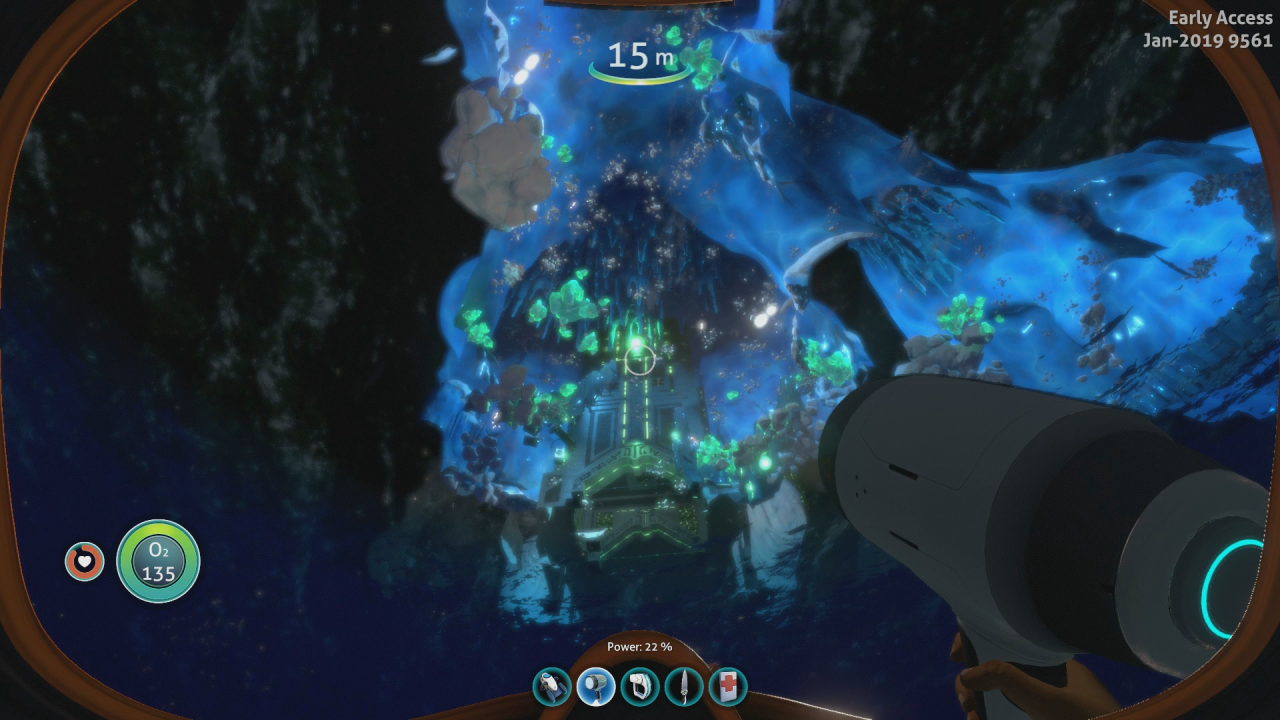 [20/02/2019] Bugs sind in diesem Early-Access-Titel keine Seltenheit. Hier seht ihr beispielsweise eine Alien-Station, die sich eigentlich unterwasser befinden sollte. Stattdessen schwebt sie über der Wasseroberfläche in der Luft. Hat was!