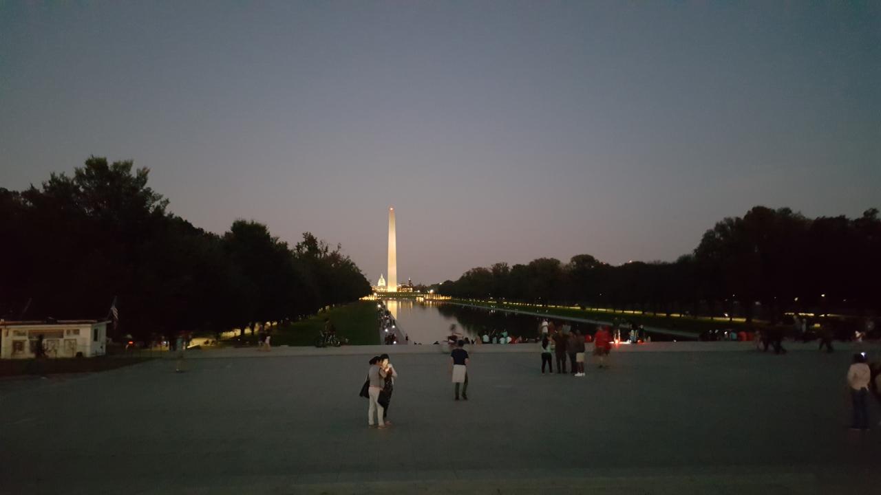 Blick vom Lincoln Memorial &uuml;ber die gesamte National Mall bis zum Kapitol im Hintergrund. (Real)
