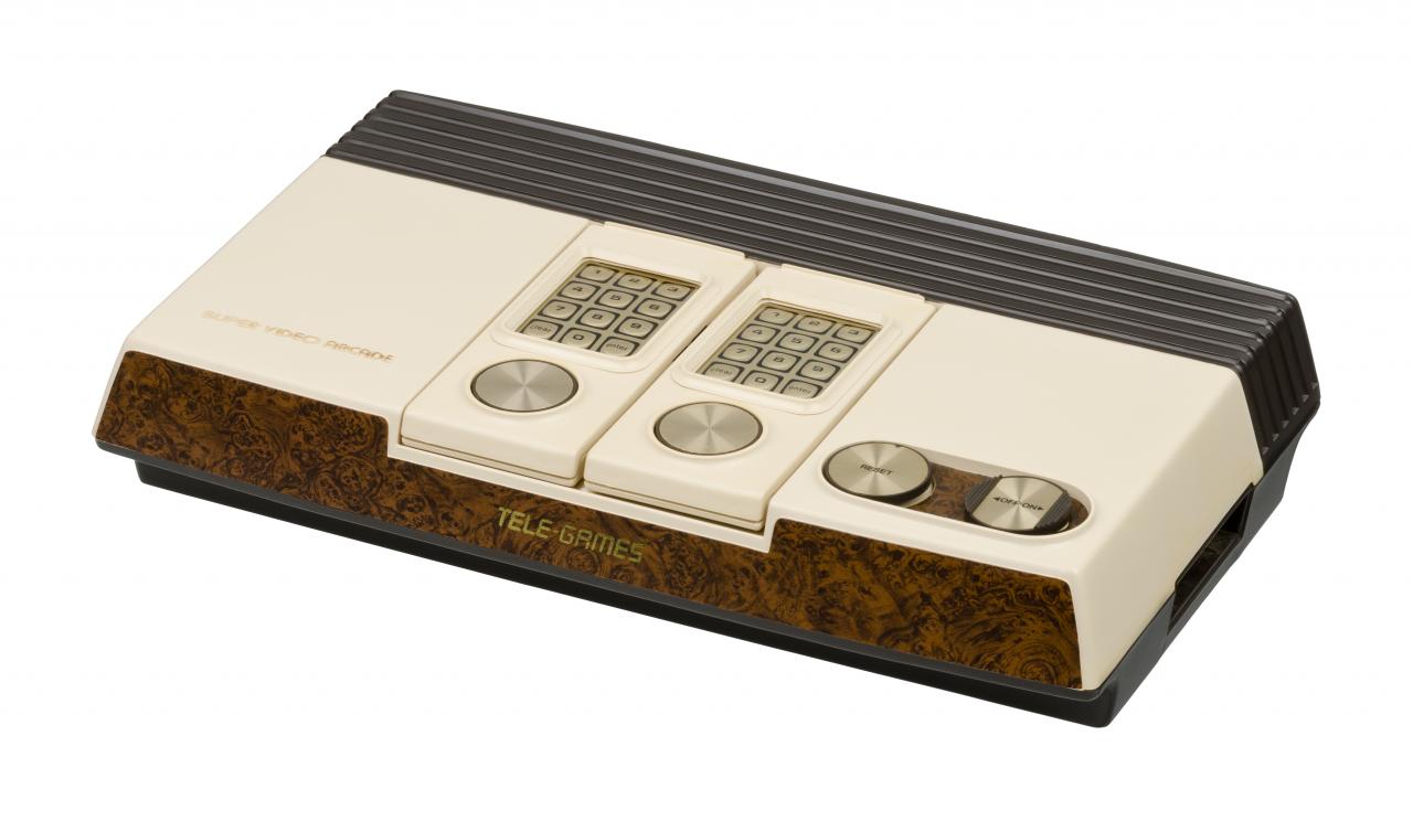 [19/03/2019] Der Super Video Arcade wurde exklusiv für die Supermarktkette Sears hergestellt. Abgesehen von der rundum veränderten Optik handelt es sich jedoch um ein klassisches Intellivision.