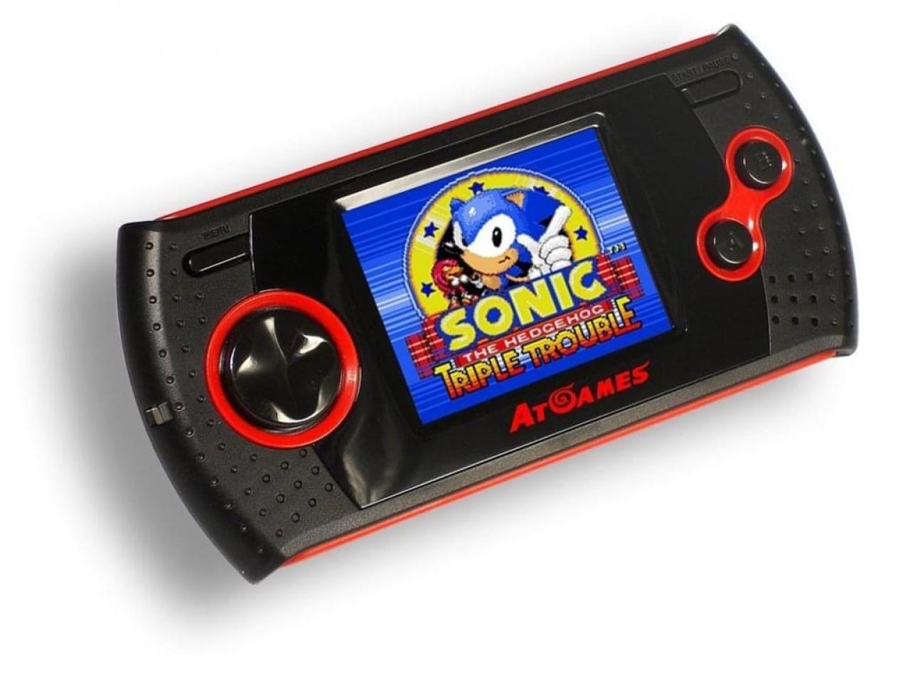 [25/04/2019] Retro-Feeling für unterwegs: Das Handheld „Arcade Gamer Portable“ beinhaltet 30 vorinstallierte Master-System-Spiele und wird derzeit unter anderem im Online-Shop der Supermarktkette Real verkauft.