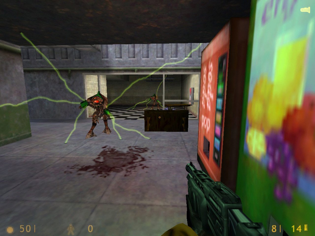 [07/06/2019] Half-Life 1998Half-Life gilt als Vorreiter in Bezug auf erzählende Shooter, greift aber dennoch Elemente aus System Shock auf. Das beginnt beispielsweise beim Szenario der durch eine feindliche Kraft zerstörten Forschungsstation Black Mesa und endet schließlich bei Gameplay-Ideen wie dem Hazardous Environment Suit von Protagonist Gordon Freeman. Natürlich ist Half-Life der schnellere Shooter, aber in puncto Storytelling und auch Spielbarkeit sind Parallelen zu System Shock erkennbar. 