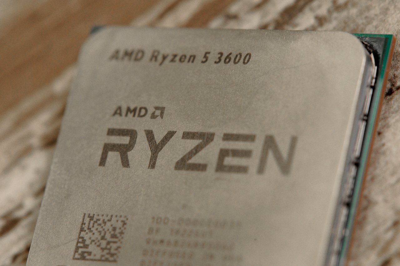 [18/07/2019] Der Dauerbrenner AMD Ryzen 5 3600 wurde inzwischen vom Intel Core i5-10400F als Empfehlung abgelöst, sofern man auf eine Übertaktbarkeit verzichten will.
