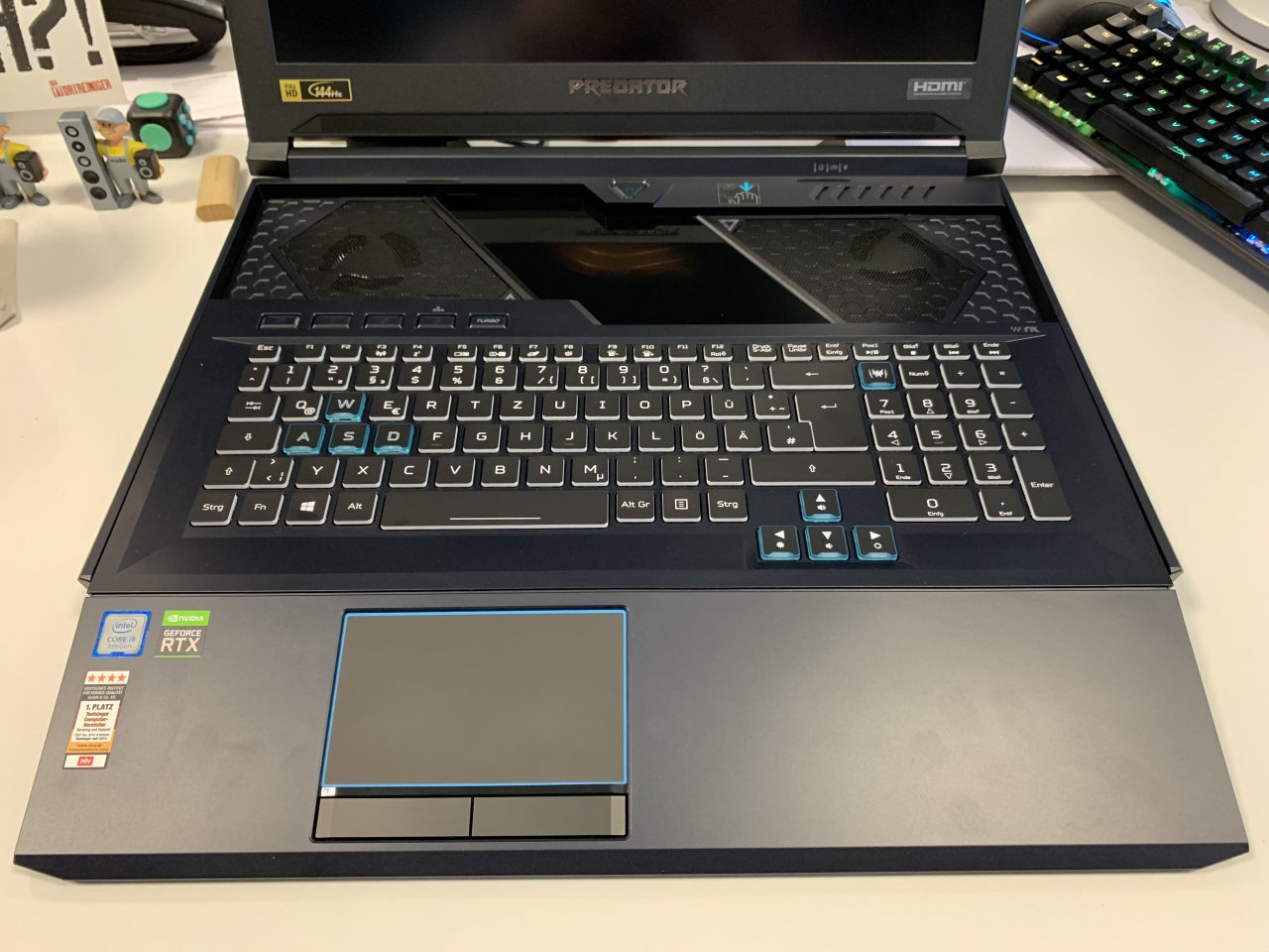 [20/09/2019] Tastatur in ausgefahrenem Zustand.