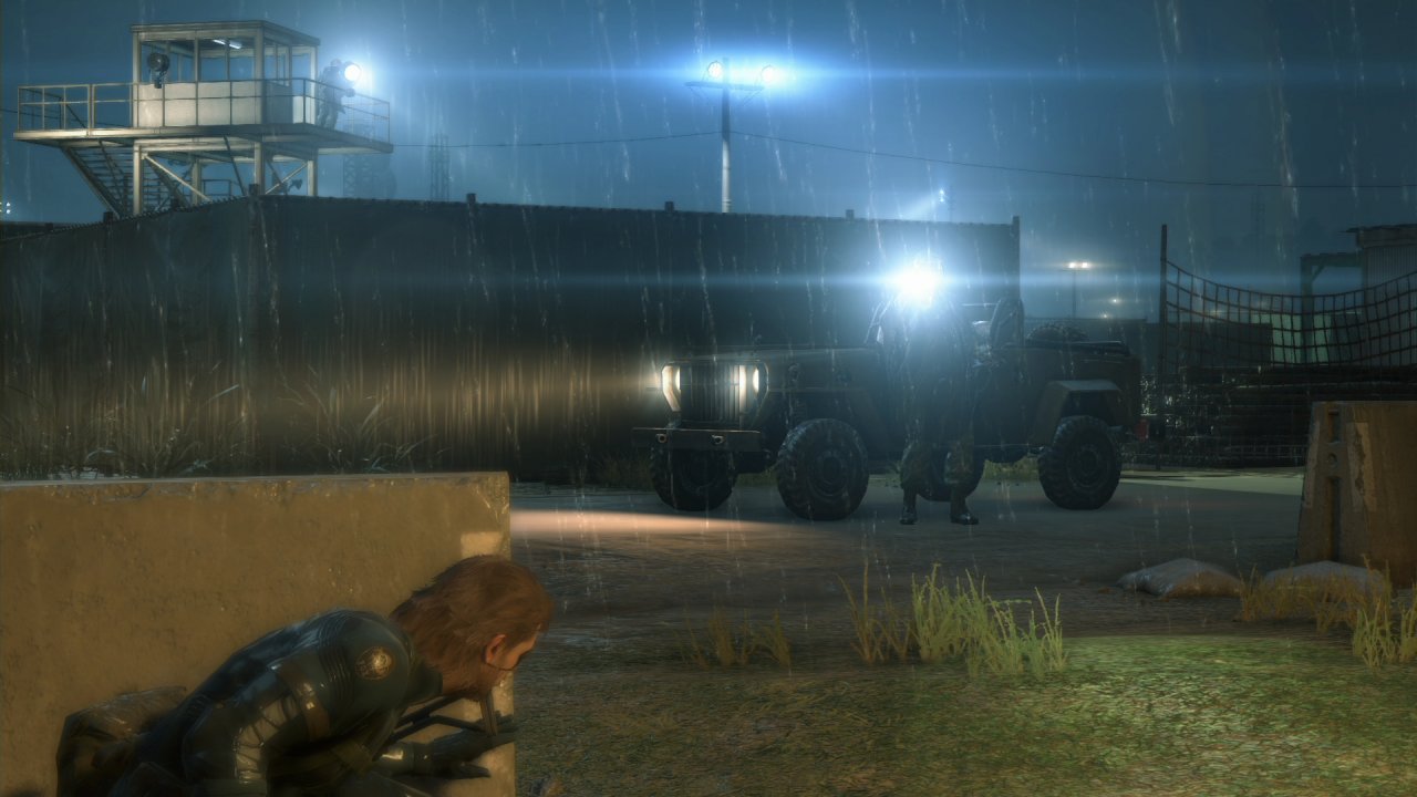 [25/10/2019] Da sich die Entwicklungsarbeiten an&nbsp;Metal&nbsp;Gear&nbsp;Solid 5:&nbsp;The Phantom&nbsp;Pain&nbsp;immer weiter in die Länge zogen, entschloss sich&nbsp;Kojima,&nbsp;den Prolog des Spiels in Form von&nbsp;Metal&nbsp;Gear&nbsp;Solid&nbsp;5:&nbsp;Ground&nbsp;Zeroes&nbsp;(2014) auszugliedern.&nbsp;Snakes&nbsp;Mission: Eine Zielperson namens Paz Ortega Andrade aus einem an Guantanamo angelehnten Gefangenencamp auf Kuba befreien.