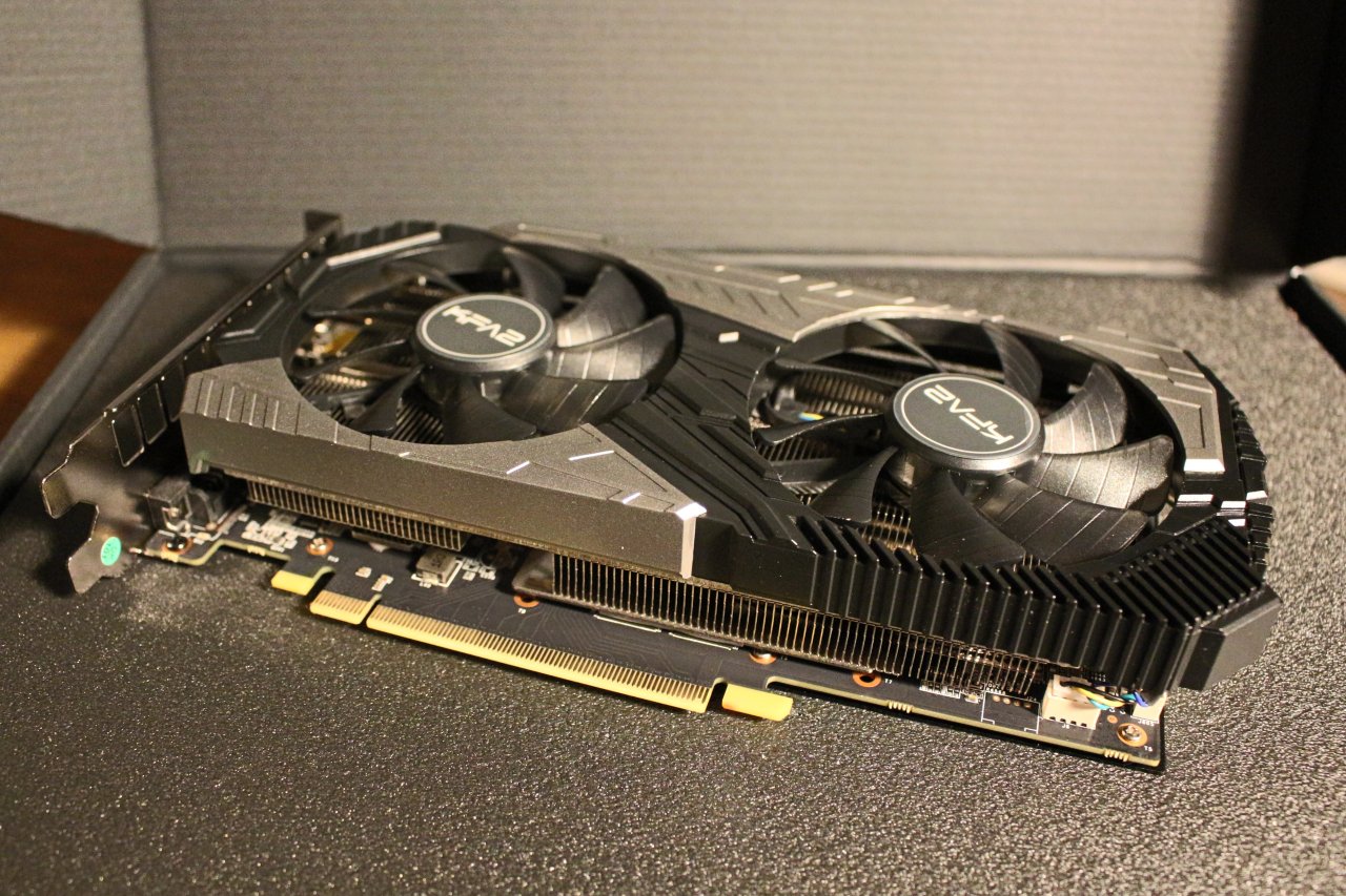 [06/12/2019] DIe KFA2 GeForce RTX 2060 Super misst 24,5&nbsp; Zentimeter in der Länge
