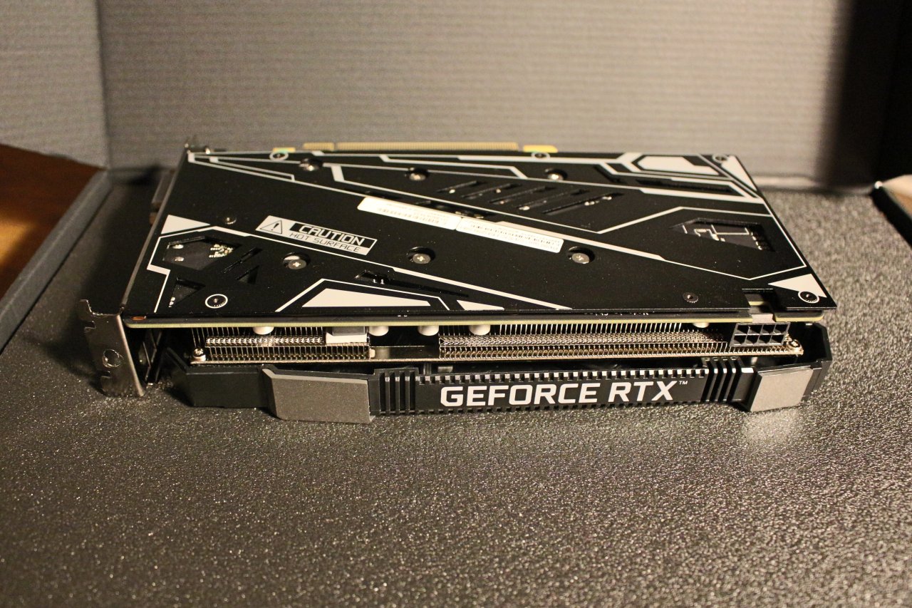 [06/12/2019] KFA2 GeForce RTX 2060 Super: Die Backplate hilft, Wärme abzuleiten