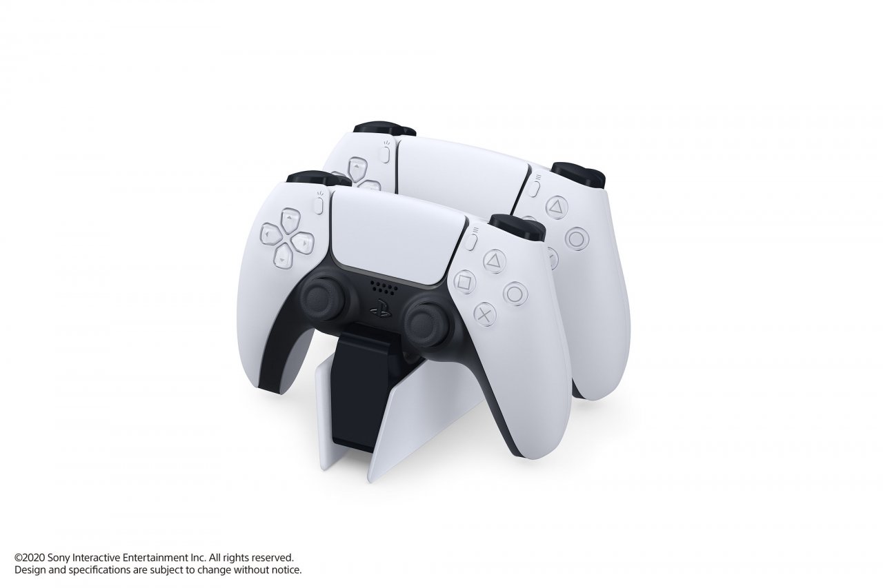 Sony stellte neben Zubehör wie HD-Kamera, drahtlosem Headset und einer Fernbedienung auch eine Ladestation vor, auf der bis zu zwei der neuen Playstation 5 Dual Sense Controller aufgeladen werden können.