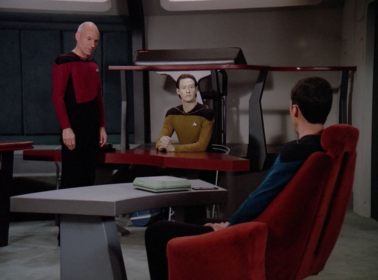 [16/10/2020] Patrick Stewart in Hochform: In „Wem gehört Data“ werden komplexe Themen angeschnitten – und Picard hält eine seiner besten Reden aller Zeiten! &nbsp; (1)