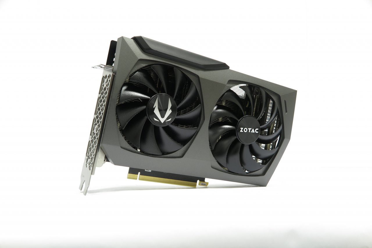 [29/10/2020] Die Nvidia GeForce RTX 3070 - hier ein recht kleines Modell von Zotac - ist ab und an verfügbar. Derzeit geht der Preistrend in Richtung über 650 Euro.
