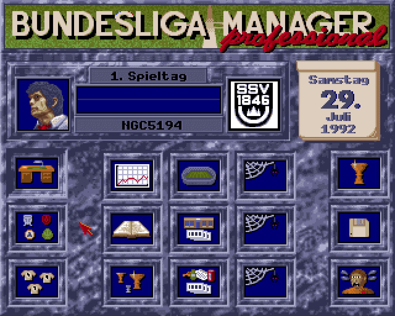 [02/10/2020] Das Hauptmenü verzichtet auf Textwüsten und setzt stattdessen auf deutliche Symbole. Die Linie oben etwa zeigt euch den Tabellenverlauf der vergangenen Spieltage. &nbsp;