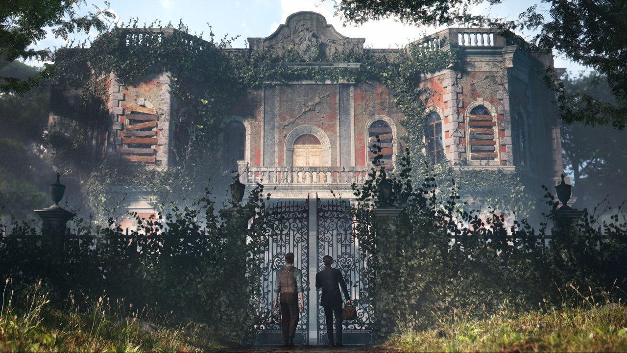 Holmes Manor im Tageslicht.
