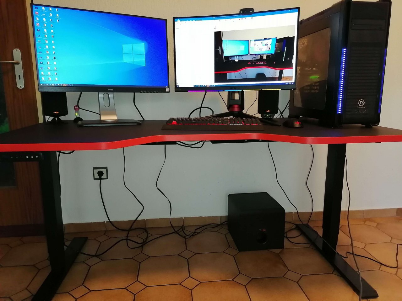 [07/05/2021] Unser fertiges Setup. Die Verkabelung ist noch nicht optimiert.