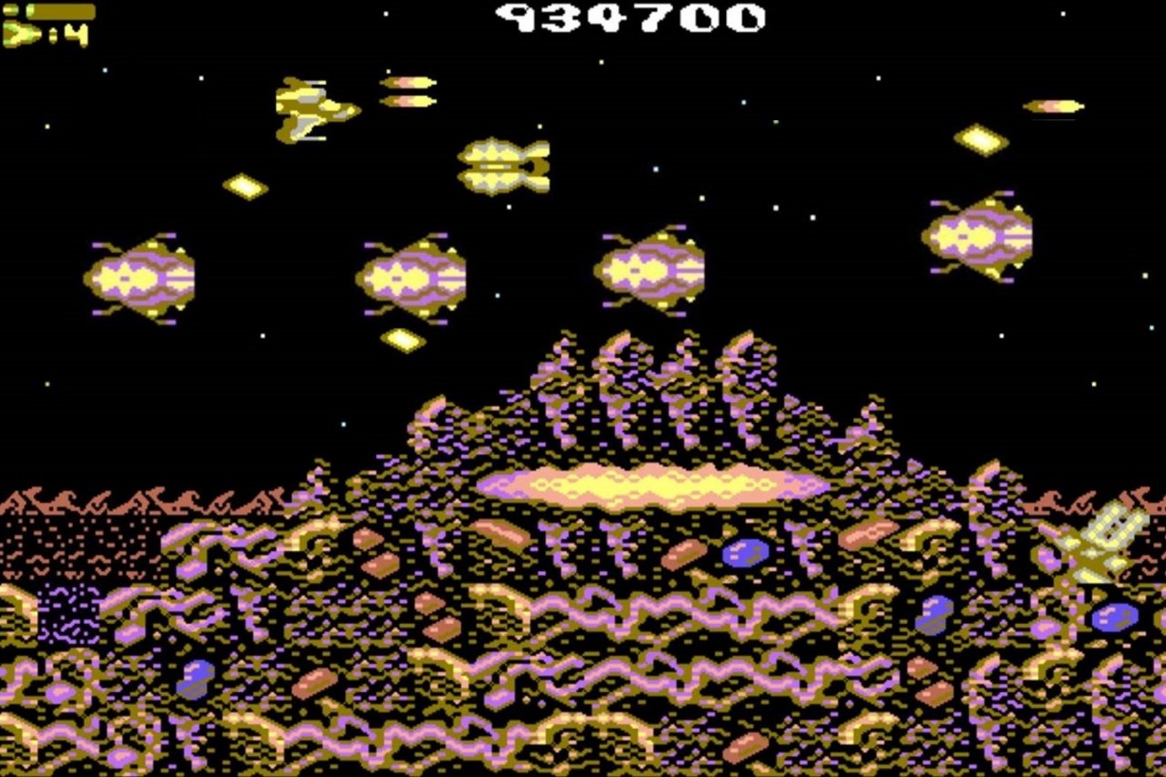 [08/10/2021] Die Levels von Soul Force bieten grafisch eine Menge Abwechslung. Hier dübelt mein Raumschiff über einen Vulkan hinweg.