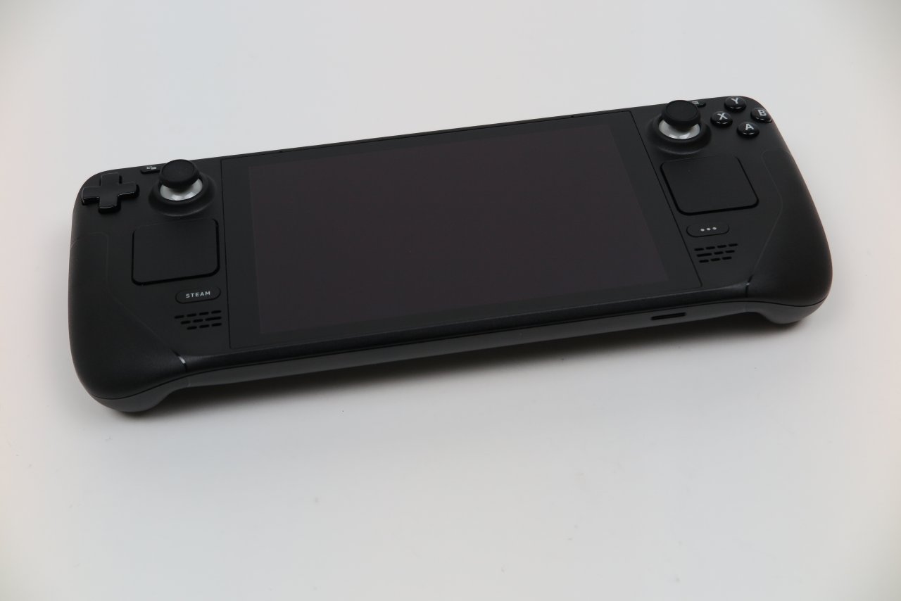 [24/02/2022] Äußerlich und bei der Leistung der Hardware unterscheiden sich die drei Modelle des Steam Deck nicht.