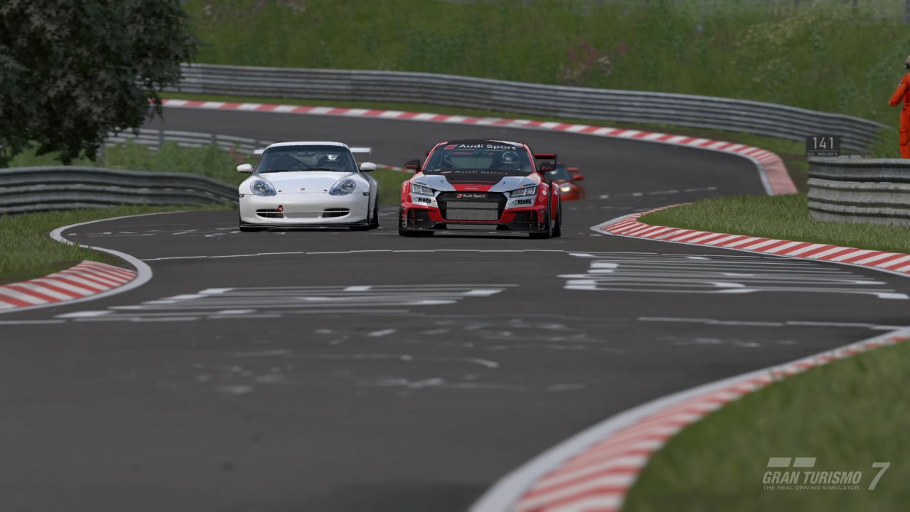 [02/03/2022] Der Gameplay-Vergleich mit Forza Horizon 5 hinkt, doch optisch steht GT7 dem Arcade-Racer in nichts nach.