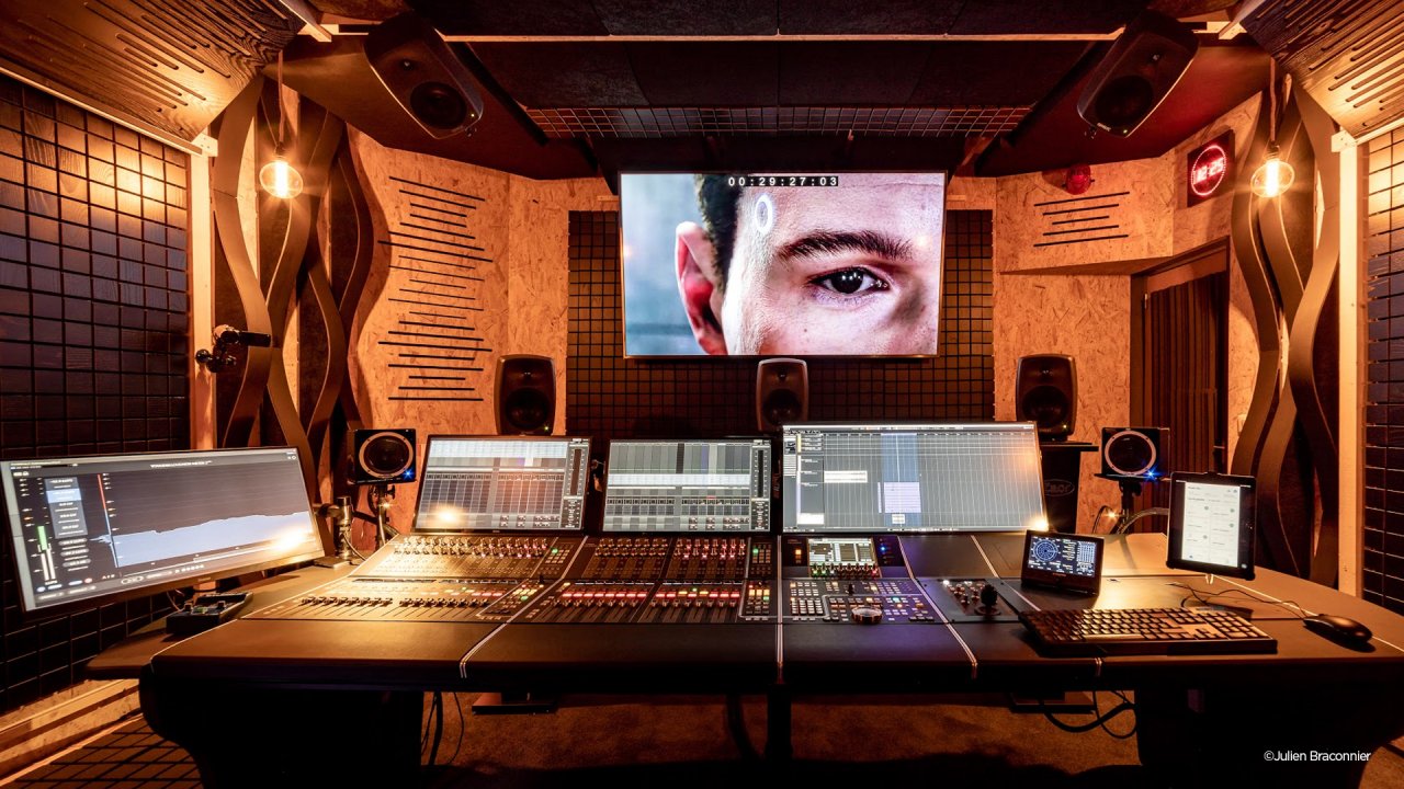 [20/10/2022] Quantic Dream war das erste französische Studio, das in seinen Spielen auch Dolby-Atmos-Sound anbietet.